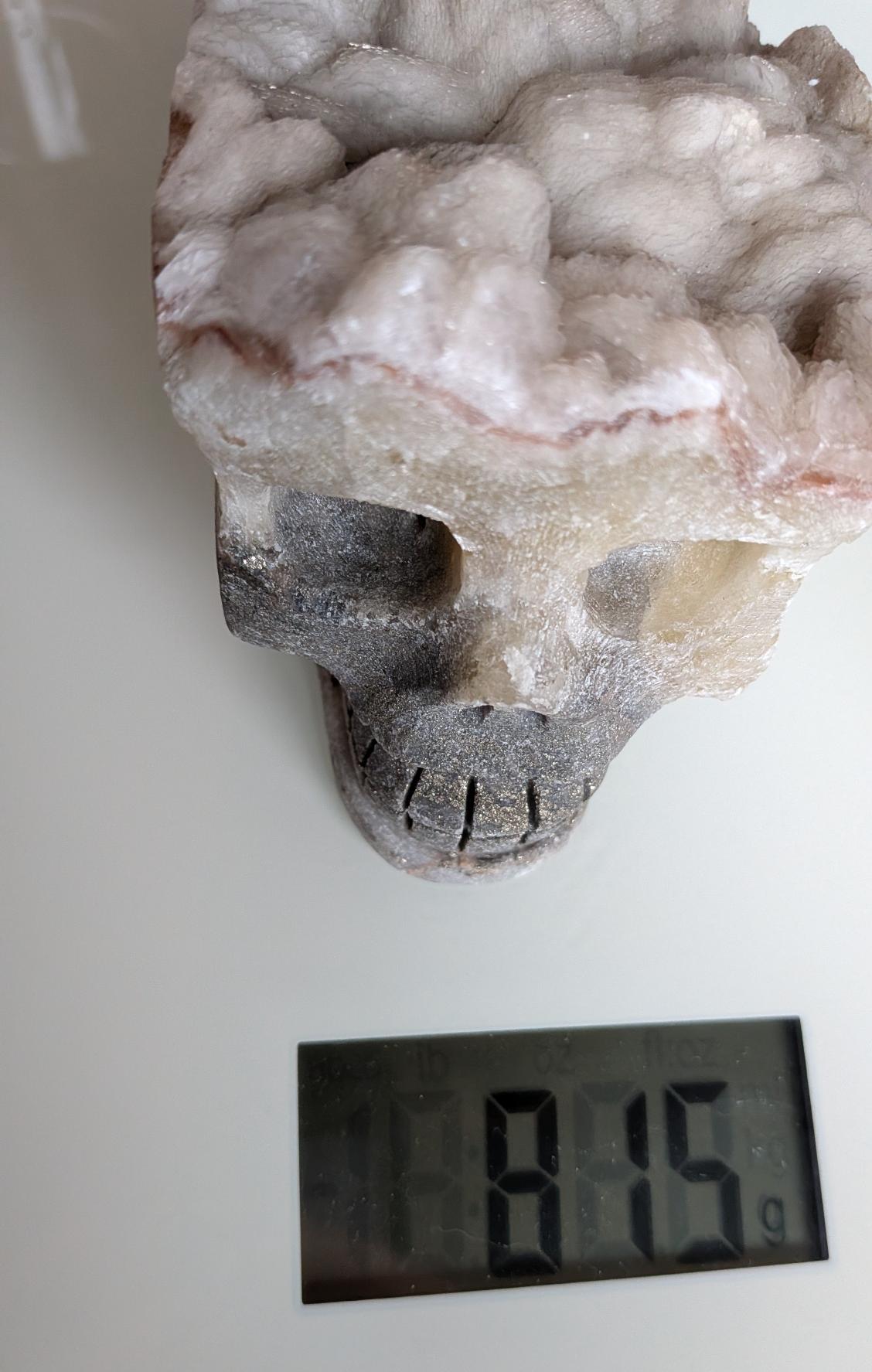 gewicht van de pyriet chalcedoon skull