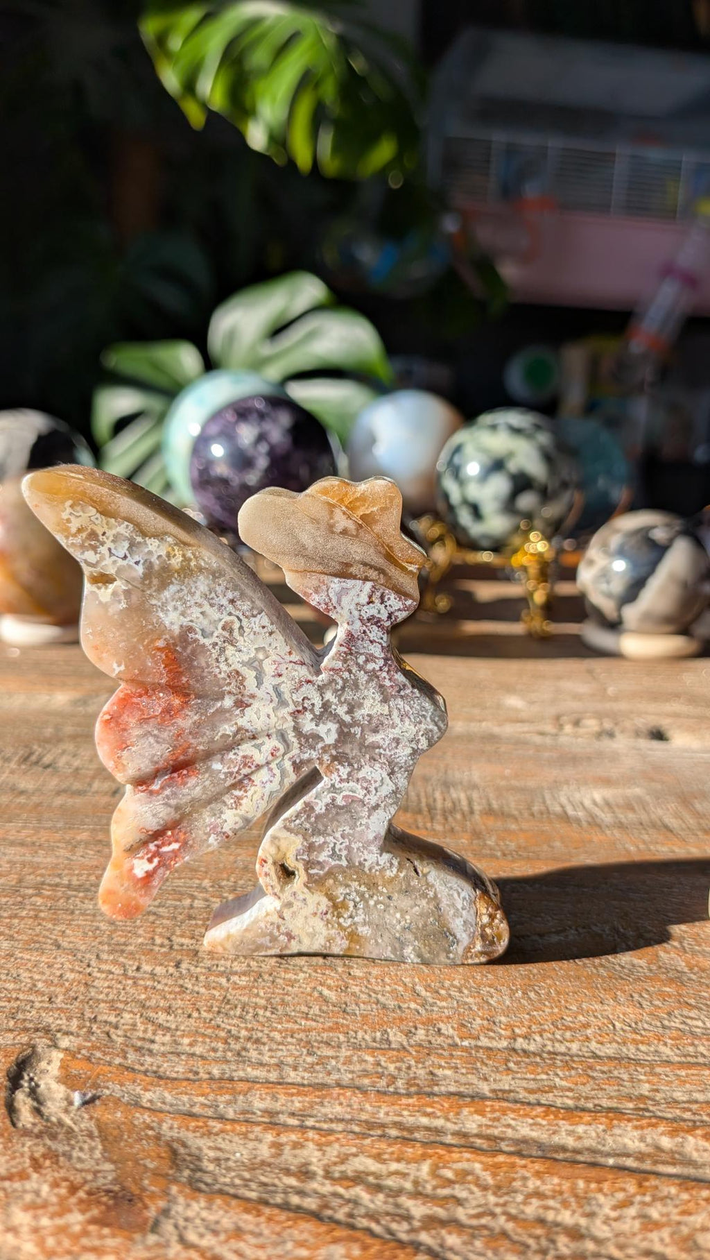 248. Handgesneden Elfje van Pluimagaat – Steen voor Creativiteit & Natuurmagie