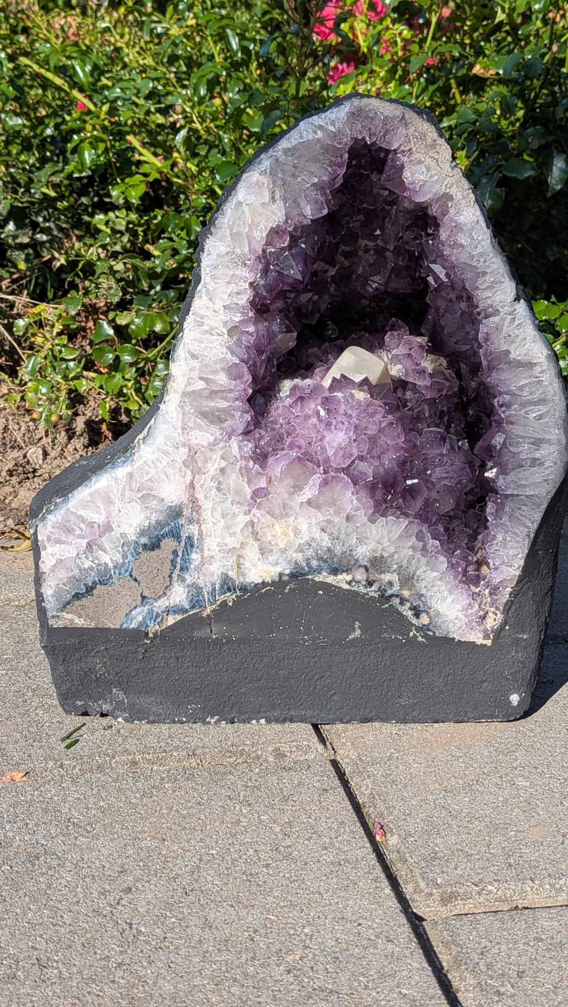 Amethist Geode met Calciet (21 kg)