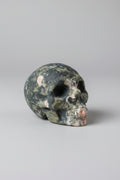 hloriet schist skull beeldje van 325 gram