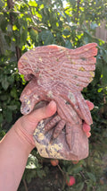 Grote peach tourmaline adelaar carving – indrukwekkend edelsteen beeldje van 1607 gram
