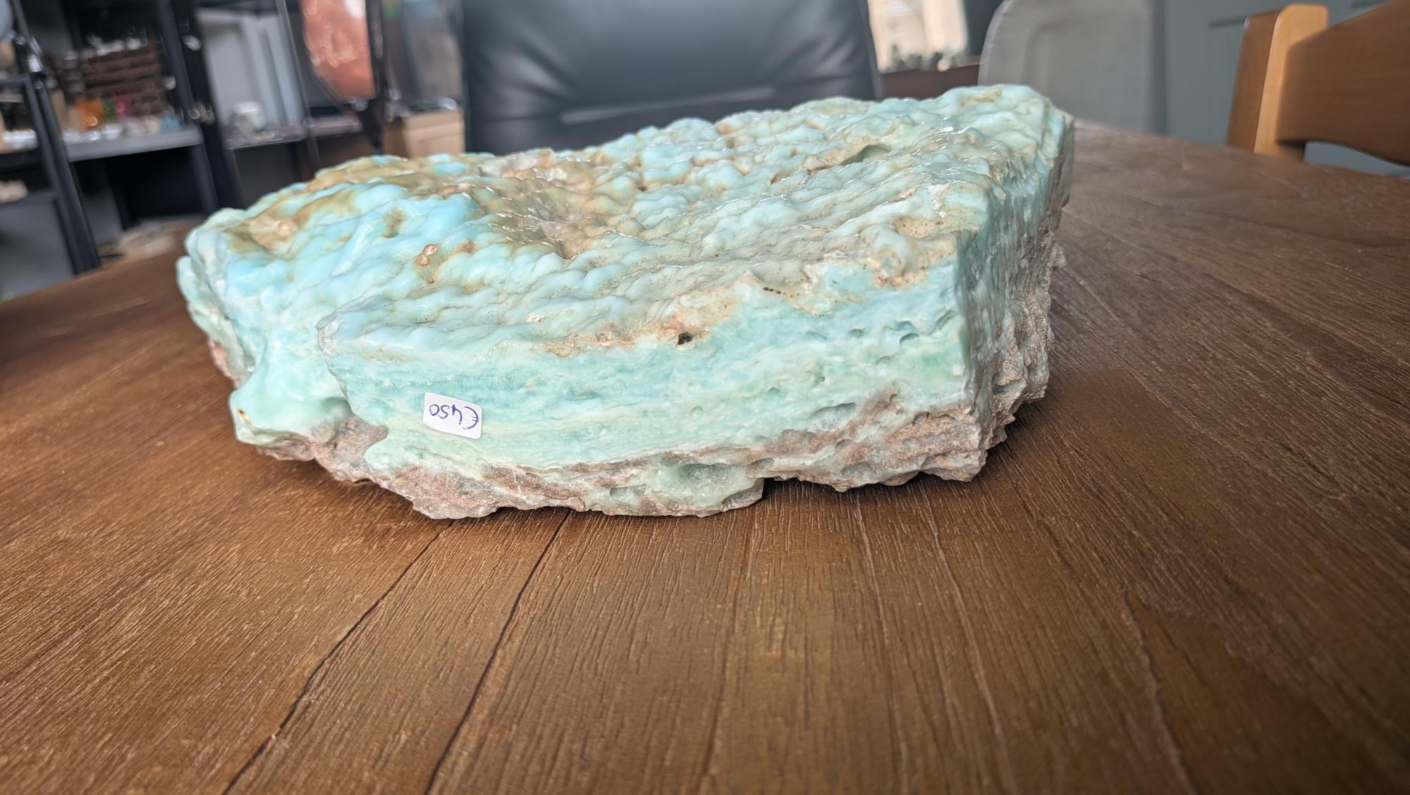 Detailopname van natuurlijke blauwe Caribisch Calciet met organische patronen