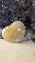 Stralend Golden Healer hart met warme gouden gloed - Edeltwist collectie