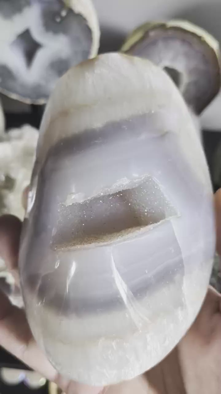 Gepolijste Agaat Geode 'Serenity' – Uniek Natuurstuk (860 gram)
