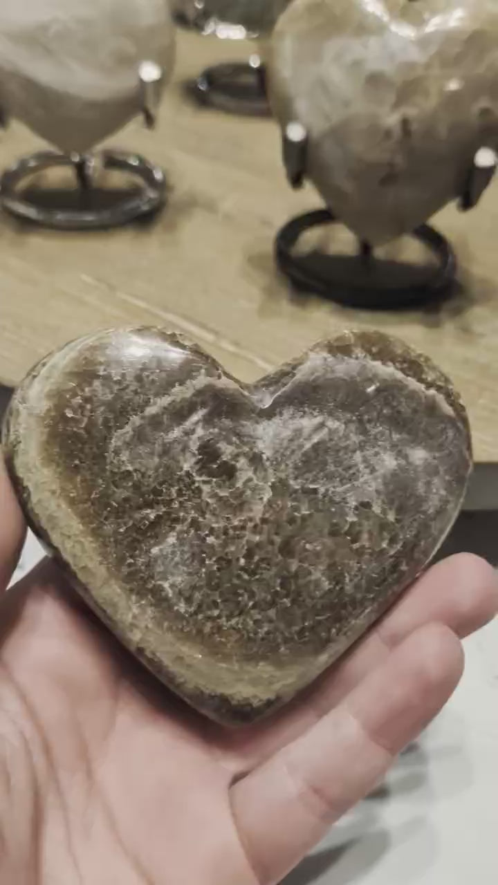 117. Krachtig Onyx Hart – Natuurlijke Gelaagdheid & Stabiliteit